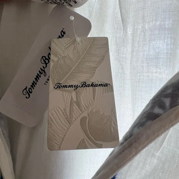 Tommy Bahama embroidered white tunic cover-up with pockets - Picture 6 of 7